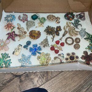 VTG RARE COLLECTIBLE BROOCH & EARRINGS LOT HIGH END DESIGNERS AND ONE OF A KIND